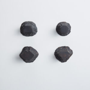 pomello di design pomello per mobili pomello ottone acidato nero modello solido by niva design
